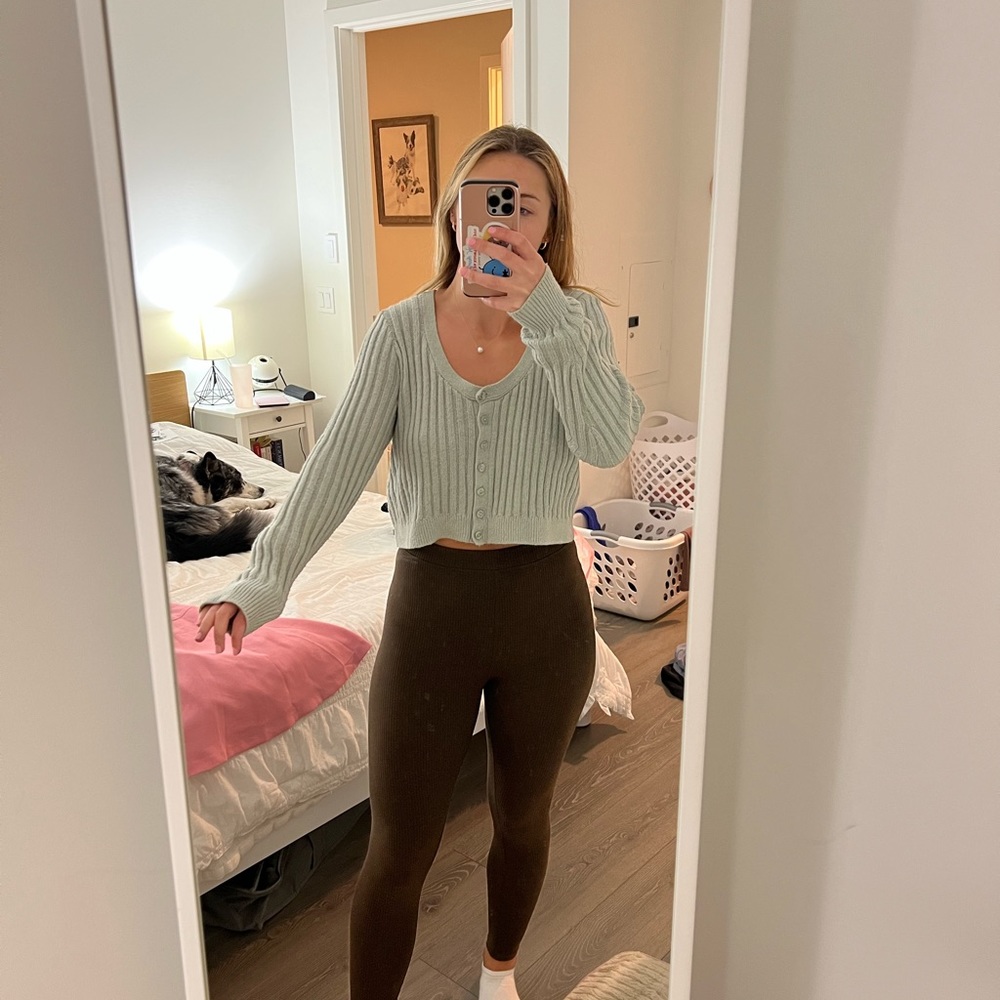 Abercrombie and Fitch Green Cropped Sweater